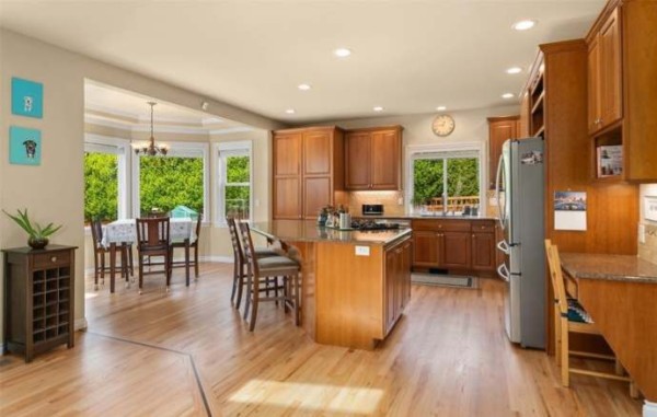Hardwood Floor Installation in Seattle, WA (1)
